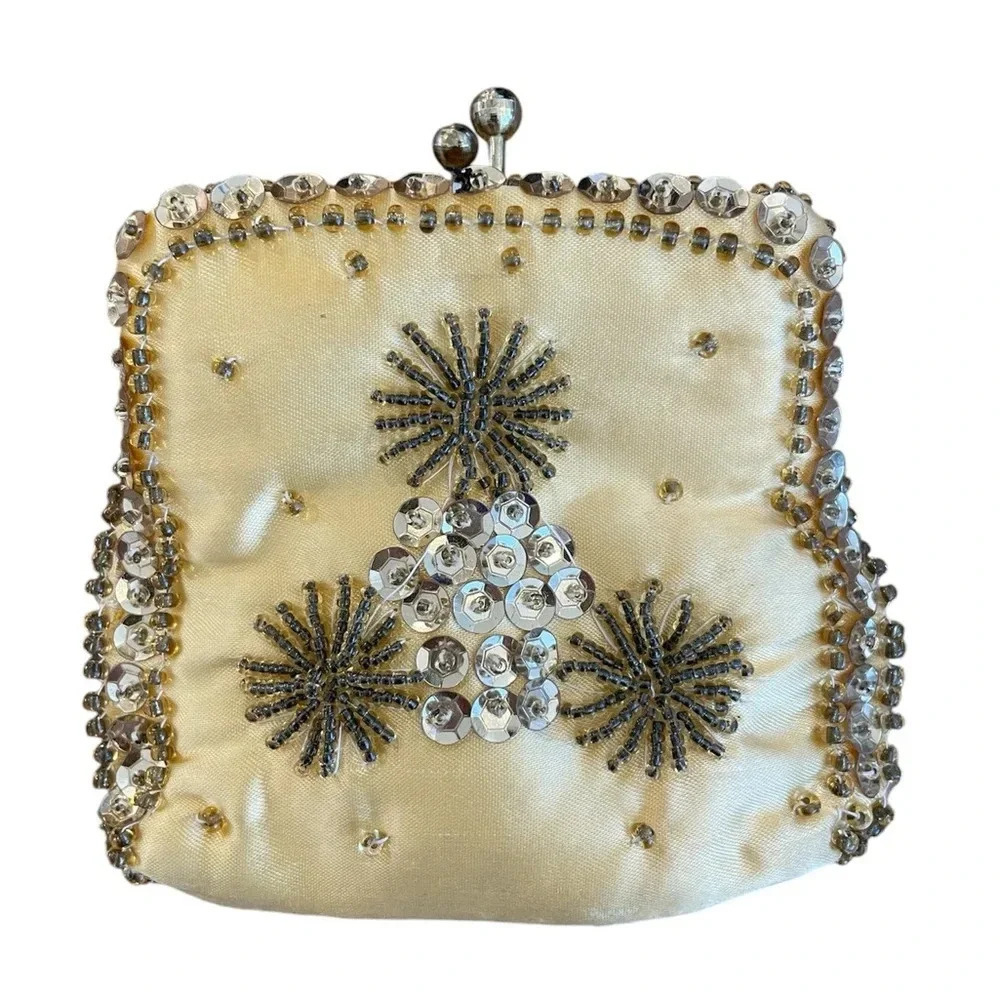 Vintage 1960s Change Purse Carousel Gold with Beading Lining Gold Clasp